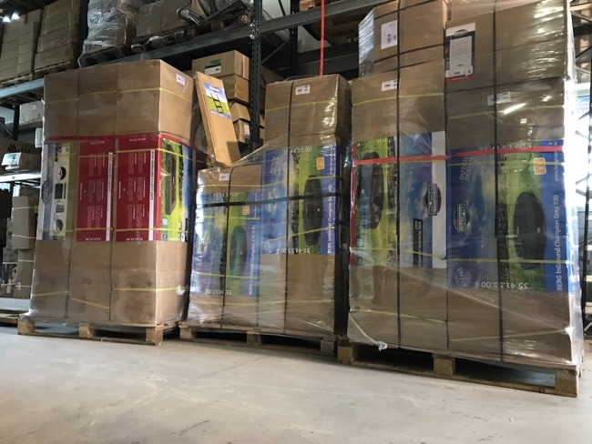 trampolines magazijn Van Ee Buitenspeelgoed